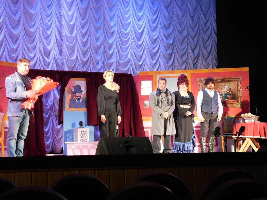 Гастроли народного самодеятельного коллектива любительского театра «Визави» в г. Бирюч Гастроли народного самодеятельного коллектива любительского театра «Визави» в г. Бирюч